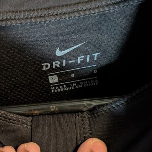 D2 NIKE Crop Dri-Fit Top - Picture 4 of 5